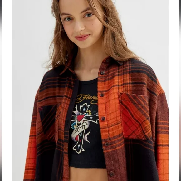 ⭐ Host Pick ⭐ BDG Karl Slouchy Flannel Button-Down Shirt Red-Multi - Picture 2 of 6